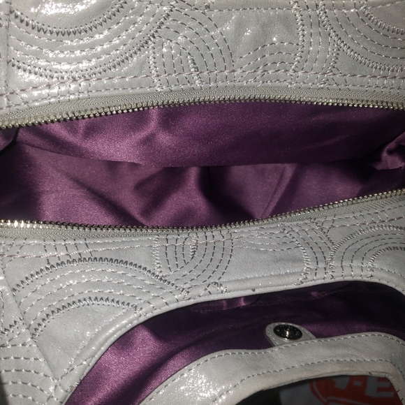 Large Coach purse - Picture 2 of 2